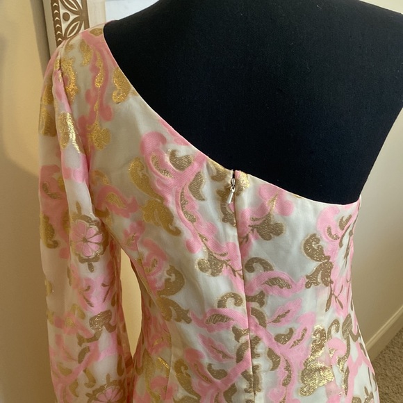 Excellent condition, Lilly Pulitzer dress. Worn only once to a wedding. - Picture 4 of 6